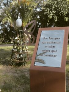 Por los que aprendieron a volar antes que a caminar